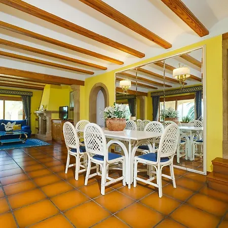 Villa Cantallops *