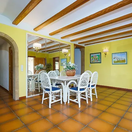Cantallops Villa *